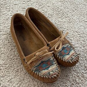 Minnetonka Kilty Brown Fabric & Suede Moccasins